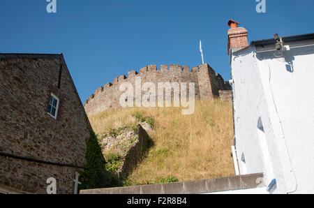 Burgmauern und historischen Häusern Totnes, Devon, England, UK Stockfoto