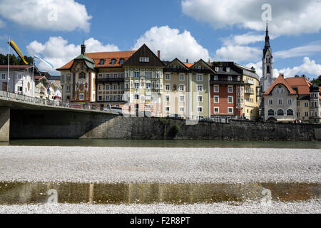 Fluss Isar, Häuser, Fassaden hinter Bad Tölz, Upper Bavaria, Bavaria, Germany Stockfoto