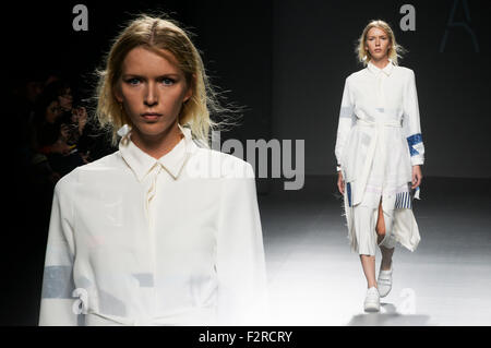 Azabala Modenschau während der Mercedes-Benz Fashion Week in Madrid Frühjahr/Sommer 2016. 21. September 2015. / picture Alliance Stockfoto