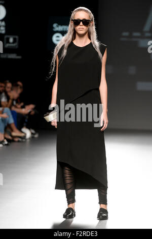 44 Modenschau während der Mercedes-Benz Fashion Week in Madrid Frühjahr/Sommer 2016. 22. September 2015. / picture Alliance Stockfoto