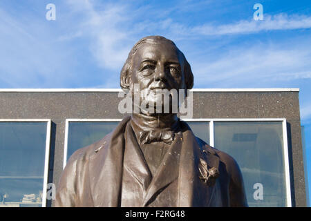 Statue von Joseph Brotherton (1783 – 1857), eine Reform britischer Politiker in Manchester, Vereinigtes Königreich. Stockfoto