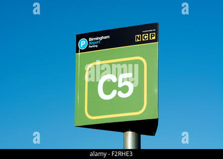 Birmingham Flughafen Passagiere Parkplatz Schild, UK Stockfoto