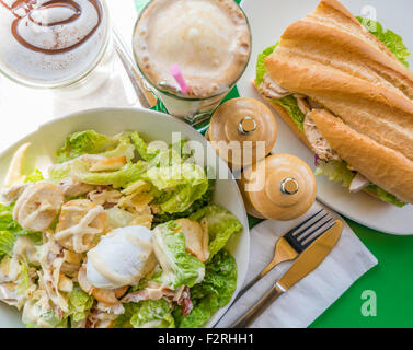 Top-Down Ansicht-Menü mit Getränken Stockfoto