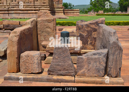 Shivlinga Gruppe von Denkmälern 8. Jh. n. Chr.. Pattadakal, Karnataka, Indien Stockfoto