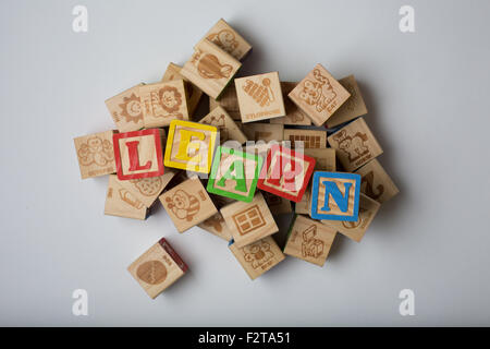 Kinder Wort Blöcke das Wort Rechtschreibung lernen Stockfoto