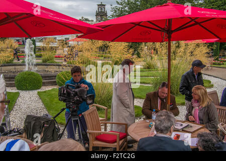 Der BBCs "Antiques Roadshow" in Trentham Gardens, Stoke on Trent, Staffordshire, England. Stockfoto