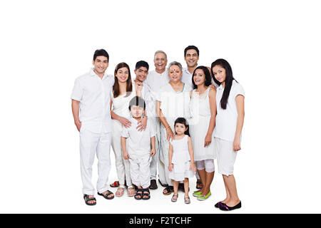 Genießen Sie indische Gruppe gemeinsame Familie Stand Stockfoto