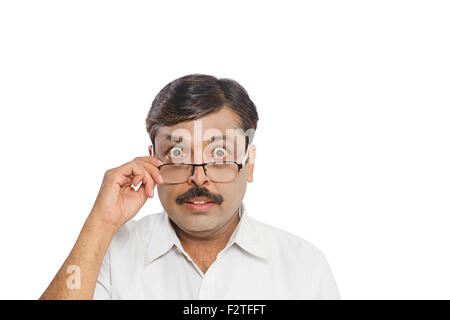 1 indische erwachsenen Mannes Brille spähen Stockfoto