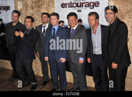 LOS ANGELES, CA - 16. Juni 2010: Entourage Sterne Kevin Dillon, Jeremy Piven, Kevin Connolly, Jerry Ferrara, Adrian Grenier. Rex-Lee & Scott Caan bei der Premiere der Saison sieben ihrer TV-Serie "Entourage" in den Paramount Studios in Hollywood. Stockfoto