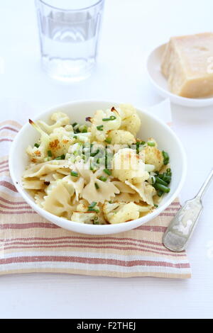 Leckere Pasta mit Blumenkohl. Essen Stockfoto