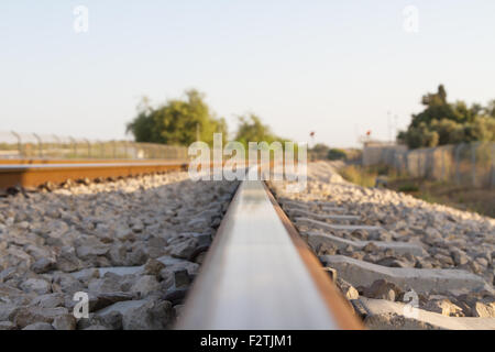 Schiene Anker, Schienenstößen, Rail, Schotter. Stockfoto