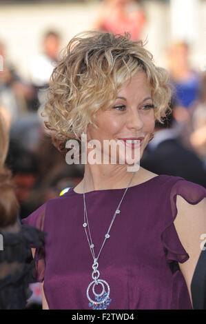 CANNES, Frankreich - 17. Mai 2010: Meg Ryan bei der Premiere von "Countdown to Zero" auf dem 63. Festival de Cannes. Stockfoto