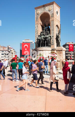 Taksim-Platz in Istanbul 2015 am Tag des Sieges Stockfoto