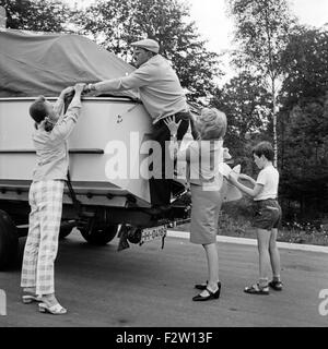 Der Zug der Zeit, Fernsehfilm, Deutschland 1967, Regie: Peter Beauvais, Monia: Walter Jokisch (Oben) Stockfoto