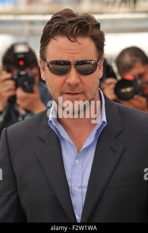 CANNES, Frankreich - 12. Mai 2010: Russell Crowe auf dem 63. Festival de Cannes wo seinen Film 'Robin Hood' das Festival eröffnet. Stockfoto