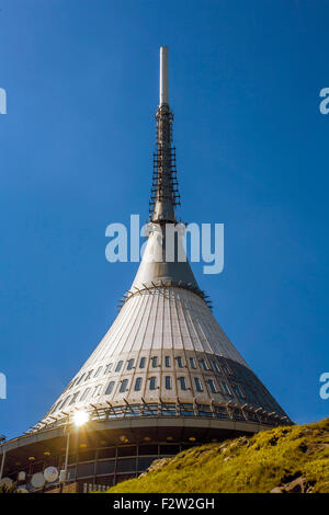 Jeschken Aussichtsturm in Sommer, Liberec, Tschechische Republik, Europa Stockfoto