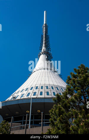 Jeschken Aussichtsturm in Sommer, Liberec, Tschechische Republik, Europa Stockfoto