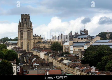 Die Aussicht vom Dach/Turm Bristol Kathedrale Blick nach Norden auf Park Street an der Universität Wills Memorial Building. Stockfoto