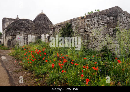 Verfallene Hütten der Trulli. Stockfoto