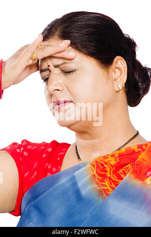 1 indische erwachsenen Frau Hausfrau Kopfschmerzen Schmerzen problem Stockfoto