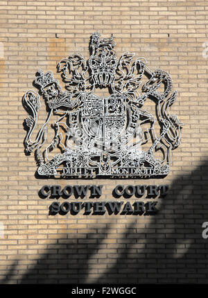 Melden Sie sich an der Wand in Southwark Crown court Stockfoto