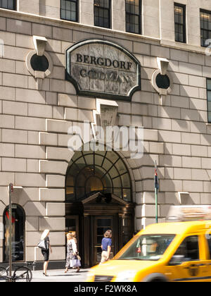 Bergdorf Goodman Department Store auf der Fifth Avenue, New York Stockfoto