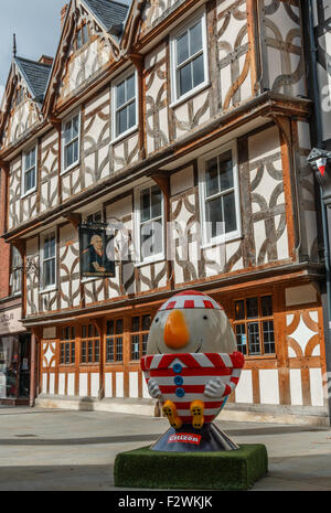 Bürger Scrumpty vor Robert Raikes Haus, Gloucester Stockfoto