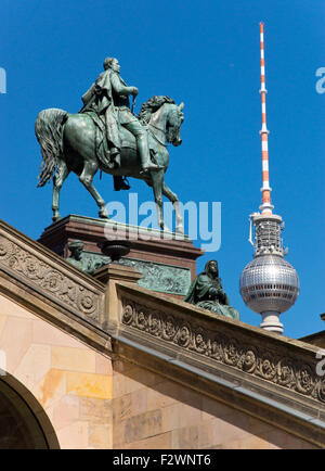 Blick von der Museumsinsel, der Fernsehturm in Berlin Stockfoto