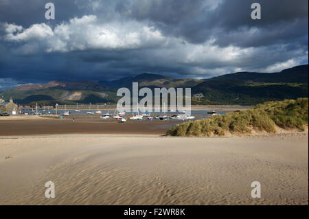 Barmouth Strand und Hafen. Snowdonia-Nationalpark. Gwynedd. Wales. VEREINIGTES KÖNIGREICH. Stockfoto