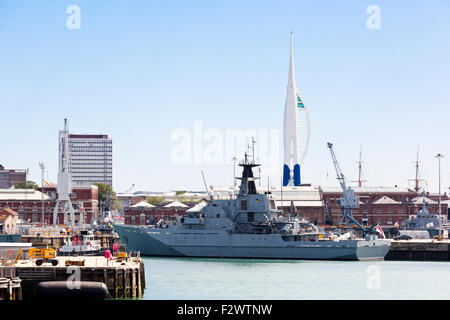 HMS Mersey (P283) Offshore-Patrouillenboot River-Klasse der britischen Royal Navy an die Fischerei Schutz Geschwader befestigt Stockfoto