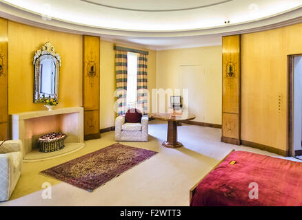 Virginias Schlafzimmer in Eltham Palace, das ehemalige Haus von Stephen und Virginia Courtauld, Eltham, London, England, UK Stockfoto