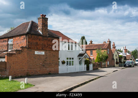 Hütten und Running Freehouse Pub & Restaurant Mare, kippen, grün, Cobham, Surrey, England, Vereinigtes Königreich Stockfoto