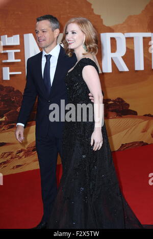 London, UK. 24. September 2015. Matt Damon und Jessica Chastain besuchen Sie die Europa-Premiere von "The Martian" im Odeon Leicester Square in London, England am 24. September 2015. Obligatorische Kredit: Kredit: Glamourstock/Alamy Live-Nachrichten Stockfoto