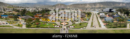 Blick von oben auf das Denkmal Mitad del Mundo, in der Nähe von Quito, Ecuador Stockfoto