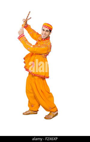 1 indische Gujrati Mann Navaratri Dandiya tanzen Stockfoto