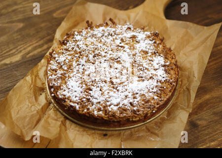 Apfelkuchen - frisch gebacken. Zwei Kruste Apfelkuchen mit Zimt mit Mürbeteig gemacht. Stockfoto