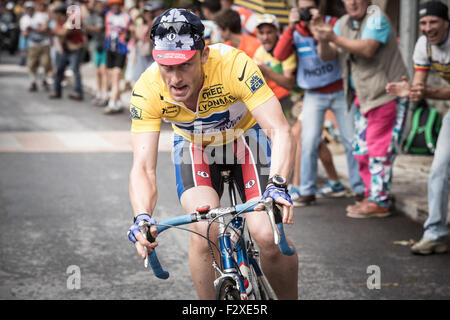 Das Programm (Arbeitstitel Symbol) ist ein 2015 britisch-französische biographische Drama Film über Lance Armstrong unter der Regie von Stephen Frears, starring Ben Foster als Armstrong und Chris O'Dowd als Journalist David Walsh.  Dieses Foto ist nur zu redaktionellen Zwecken und unterliegen dem Copyright von der Filmgesellschaft und/oder der Fotograf von dem Film oder der Firma zugeordnet und kann nur durch Veröffentlichungen im Zusammenhang mit der Förderung der oben genannten Film reproduziert werden. Eine obligatorische Gutschrift auf die Filmgesellschaft ist erforderlich. Der Fotograf sollte auch angerechnet werden, wenn bekannt. Stockfoto