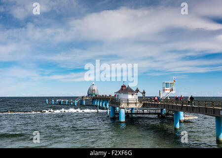 Taucherglocke auf dem Pier, Baltic Seaside Resort Sellin, Rügen, Ostsee, Mecklenburg-Western Pomerania, Deutschland Stockfoto