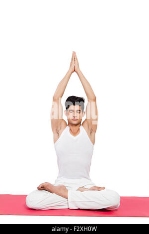 1 indische erwachsenen Mann Yoga Surya Namaskar Stockfoto