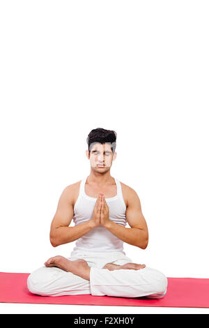 1 indische erwachsenen Mann Yoga Joined Hände Padmasana Stockfoto