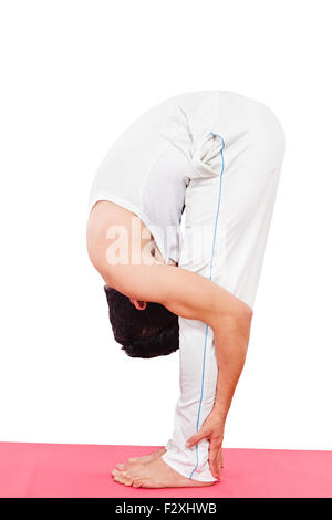 1 indische erwachsenen Mann Yoga Stretching Stockfoto