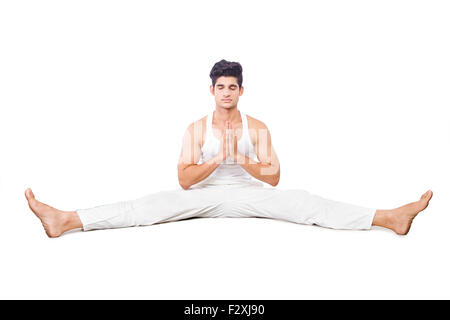 1 indische erwachsenen Mann Yoga Stretching Stockfoto