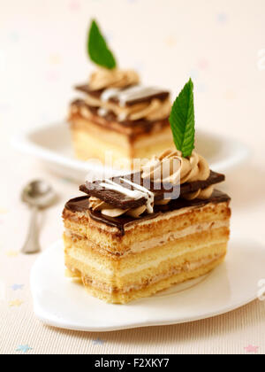 Schokolade und Sahne Biskuit Stockfoto