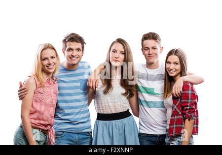 Trendige Teenager posieren. Studio auf weißem Hintergrund gedreht. Stockfoto