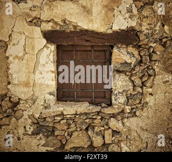 Fenster in die Steinwand Stockfoto