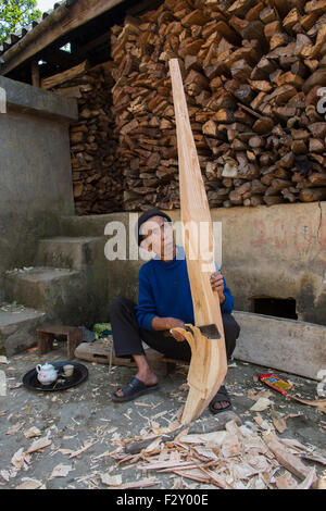 Handwerker machen einen Pflug in Vietnam Stockfoto