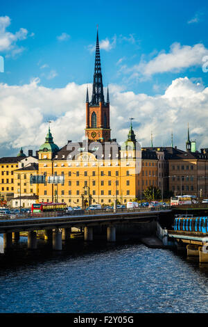 Blick auf Galma Stan von Slussen in Södermalm, Stockholm, Schweden. Stockfoto