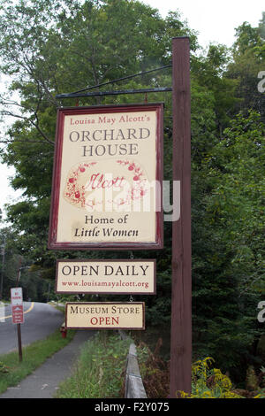 Melden Sie sich für Orchard House, Lexington Road, Concord, Massachusetts. Haus von Louisa May Alcott. Stockfoto