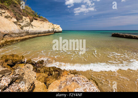 Strand von Lido di Noto, Sizilien Meer. Spiaggia Lido di Noto, Sizilien. Stockfoto