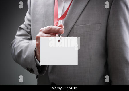 Geschäftsmann Betrieb leer Ausweis Stockfoto